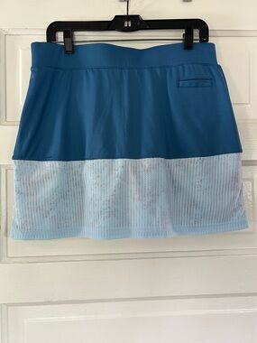 NWOT Pebble Beach Teal and Light Blue Two-Tone Active Skort, Pockets. Large